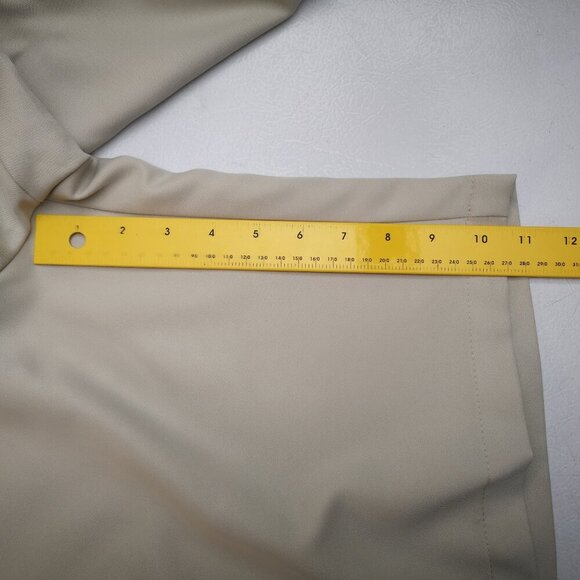 Izod Golf Men's Size 38 Cream Zipper & Button Closure Straight Fit Shorts - Picture 11 of 13